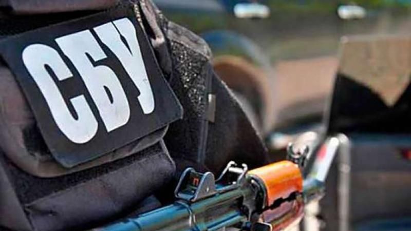 СБУ затримала інформаторів бойовиків, які "зливали" їм дані про українських патріотів СБУ затримала інформаторів бойовиків, які "зливали" їм дані про українських патріотів