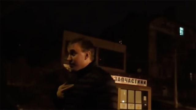 В Киеве пьяный судья пригрозил ГАИшнику пистолетом В Киеве пьяный судья пригрозил ГАИшнику пистолетом