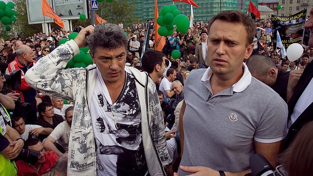Навальный просит суд отпустить его на похороны Немцова