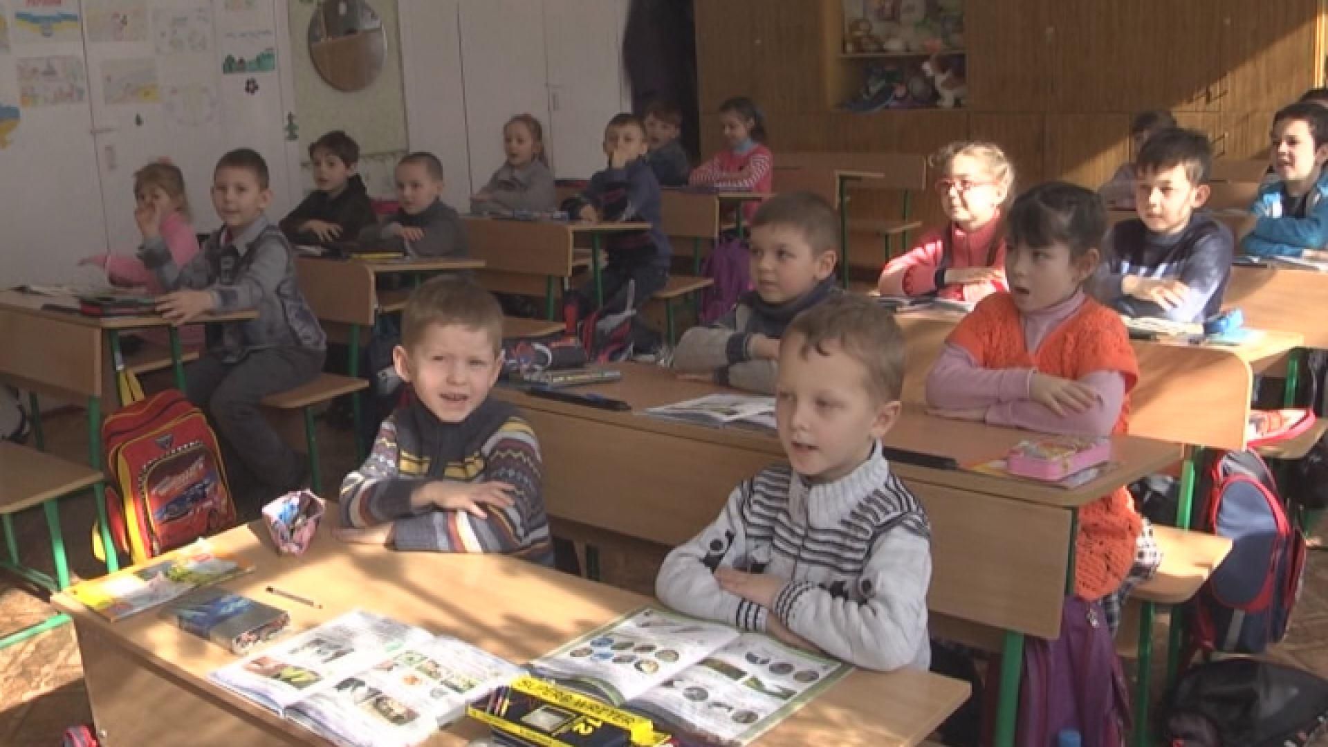 Тернопільські правоохоронці привезли дітям на Луганщину подарунки