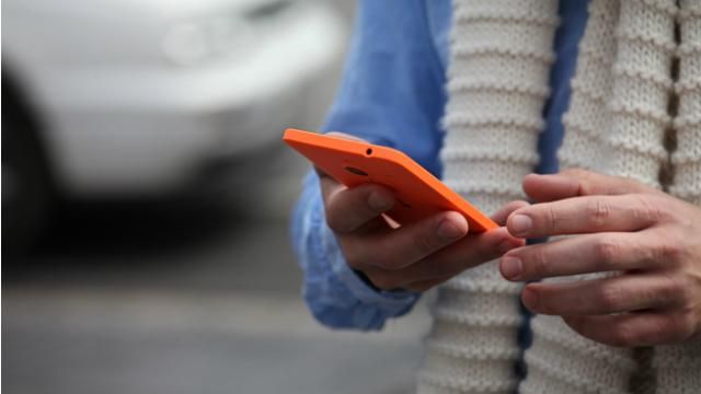 Sony и Microsoft представят новые "бюджетные" смартфоны Sony и Microsoft представят новые "бюджетные" смартфоны