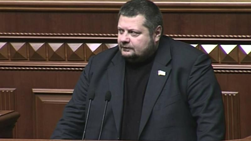 Мосійчук стверджує, що Мельничук погрожував розправою окремим депутатам