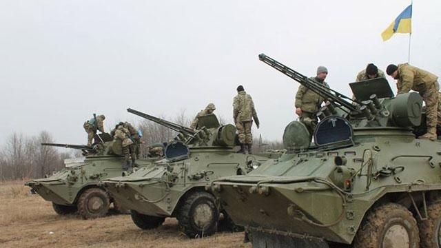 Украинские военные завершают отвод 100-мм артиллерии, —  Минобороны