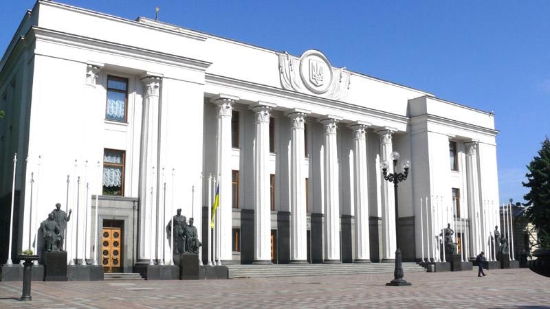 В парламенте зарегистрированы проекты постановлений об аресте 3 судей Печерского суда
