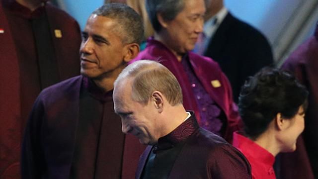 Обама на рік продовжив санкції проти Росії