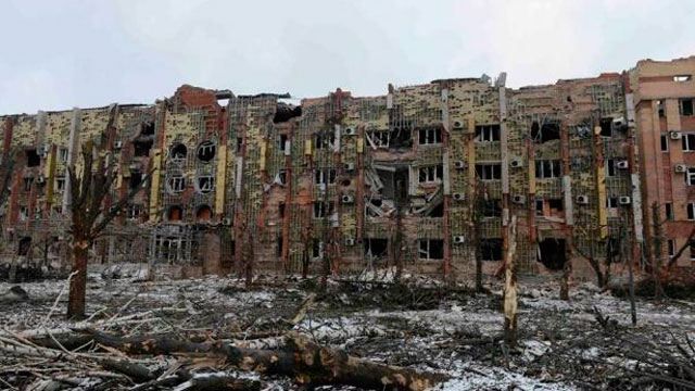 Порошенко хочет поселить наблюдателей ОБСЕ в донецкий аэропорт Порошенко хочет поселить наблюдателей ОБСЕ в донецкий аэропорт