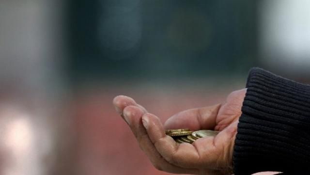 Після повернення з України терористи Путіна випрошують у метро милостиню на лікування Після повернення з України терористи Путіна випрошують у метро милостиню на лікування