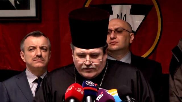 УПЦ КП нагородила чеченських патріотів України УПЦ КП нагородила чеченських патріотів України