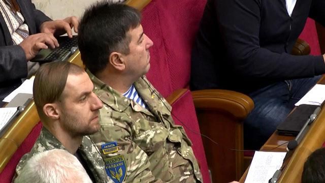 Верховна Рада: чисельність армії, День захисника та вдосконалення державних інвестицій