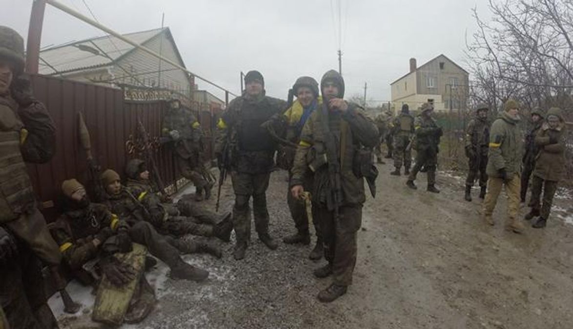 Бойовики знову стріляли: штаб АТО відзвітував про "гарячі точки" минулої ночі Бойовики знову стріляли: штаб АТО відзвітував про "гарячі точки" минулої ночі