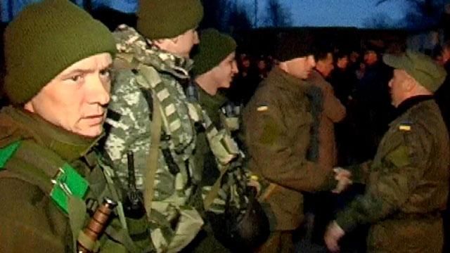 У Херсоні зустріли бійців Нацгвардії, які обороняли Маріуполь У Херсоні зустріли бійців Нацгвардії, які обороняли Маріуполь