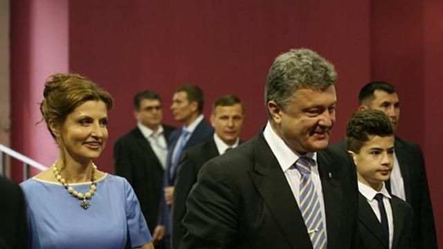 Порошенко не собирается отменять советский праздник Порошенко не собирается отменять советский праздник