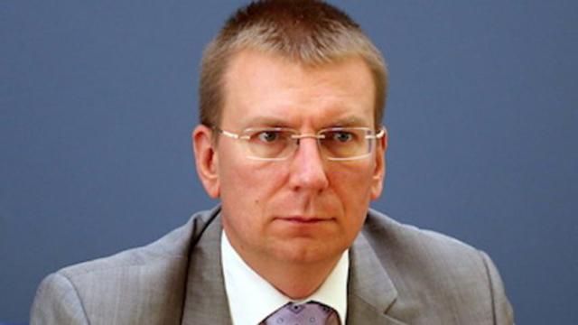 Важке озброєння на Донбасі відводять, але наразі не до кінця, — МЗС Латвії Важке озброєння на Донбасі відводять, але наразі не до кінця, — МЗС Латвії