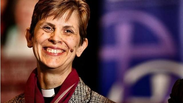 В Англії розпочала служіння перша жінка-єпископ