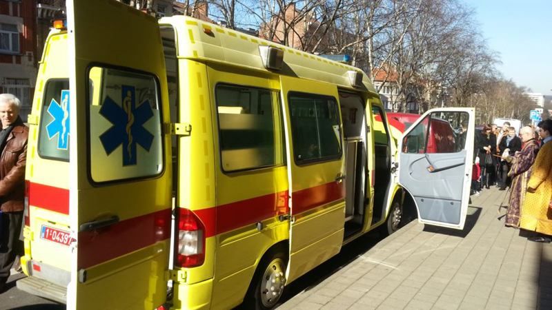 Українці Бельгії відправили реанімобіль у зону АТО Українці Бельгії відправили реанімобіль у зону АТО