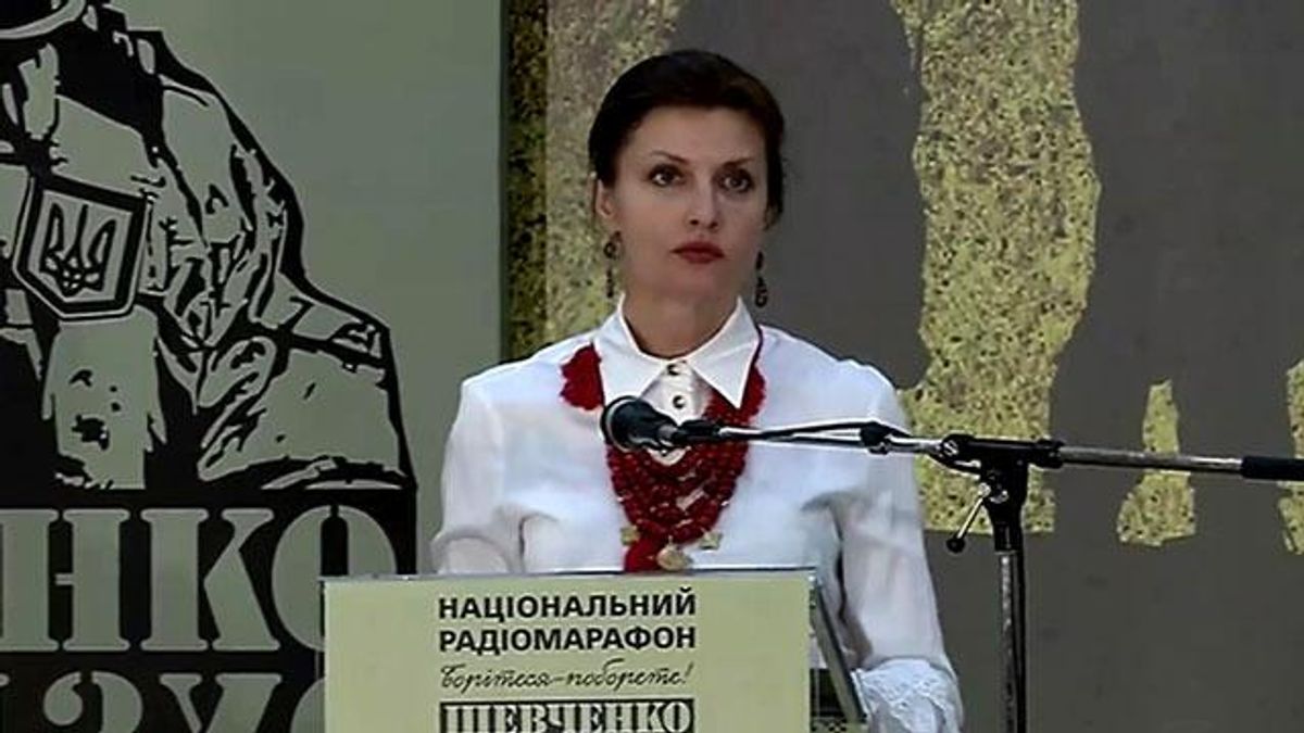 Жена Президента прочитала отрывок из поэмы Шевченко Жена Президента прочитала отрывок из поэмы Шевченко
