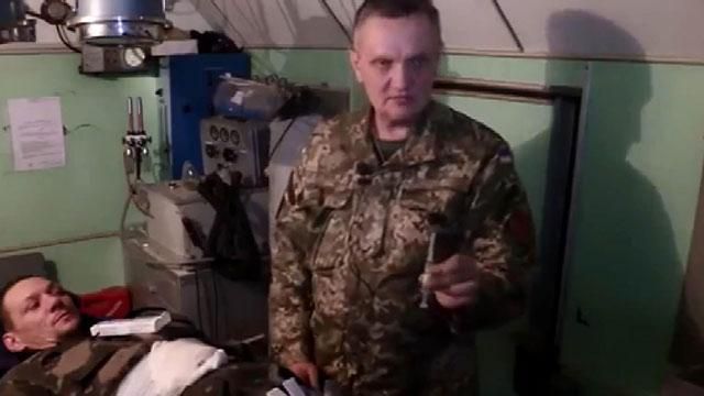 Военный рассказал, как пользоваться индивидуальной аптечкой