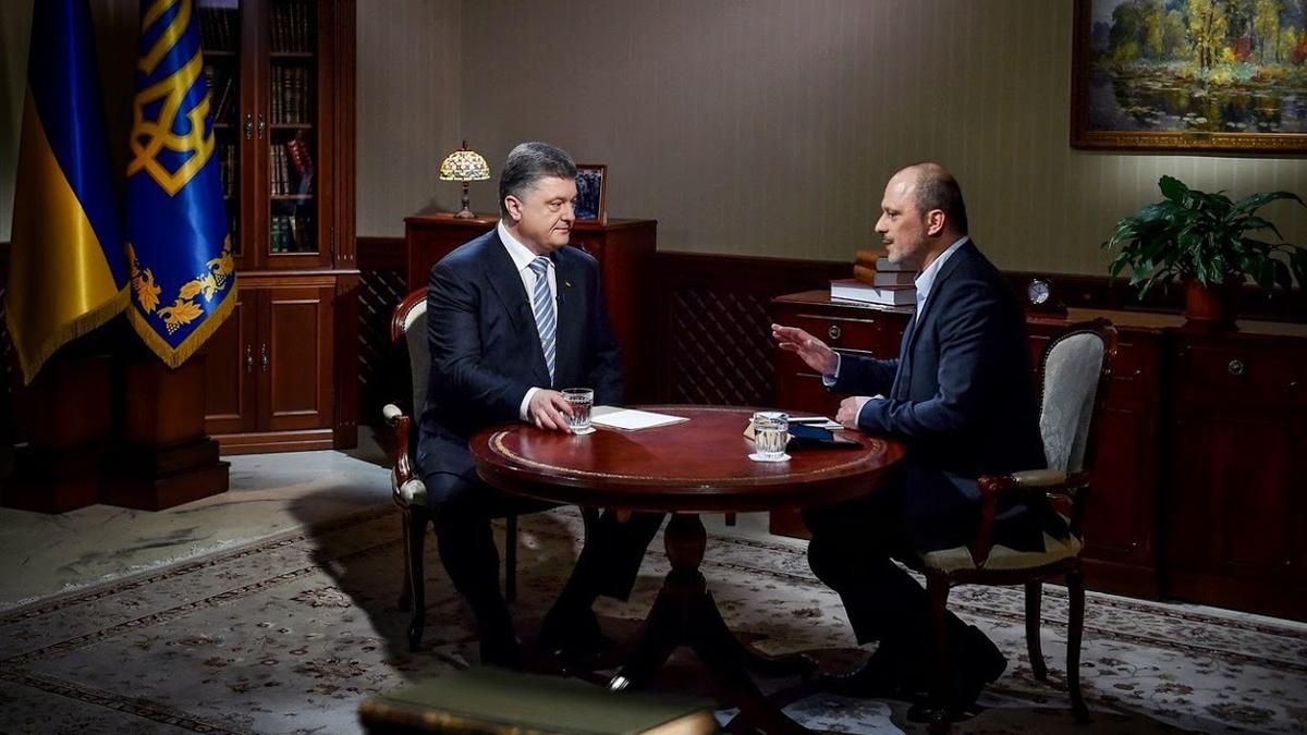 Під час виходу з Дебальцевого загинуло 19 військових, — Порошенко Під час виходу з Дебальцевого загинуло 19 військових, — Порошенко