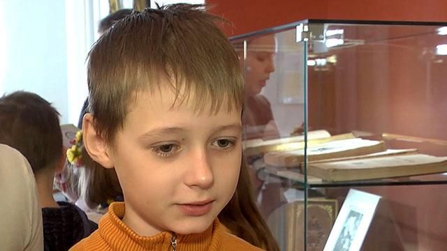 Дітям-переселенцям організували просвітницьку виставку про Тараса Шевченка Дітям-переселенцям організували просвітницьку виставку про Тараса Шевченка