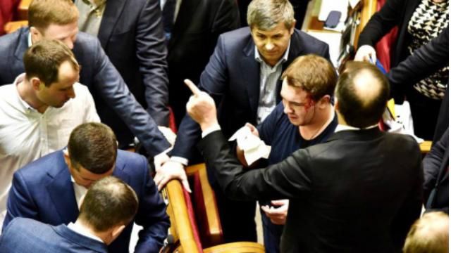 Это ринг или цирк? — Гройсман о драке в Раде Это ринг или цирк? — Гройсман о драке в Раде