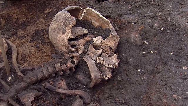 Археологи эксгумируют 3 тысячи скелетов жертв времен Великой эпидемии чумы