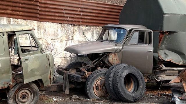 Во Львове предприниматели ремонтируют за свой счет технику для АТО Во Львове предприниматели ремонтируют за свой счет технику для АТО