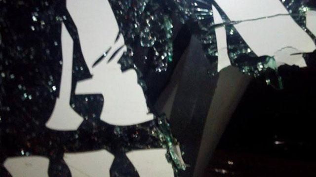 У Києві розбили бус "Останньої барикади" У Києві розбили бус "Останньої барикади"