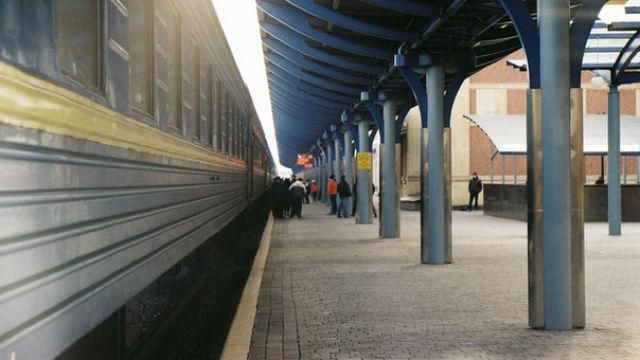 На Харківщині під потягом стався вибух На Харківщині під потягом стався вибух