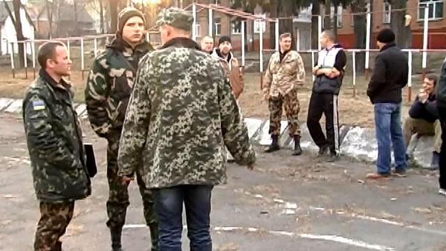 Из Черновцов в учебные части отправили 70 мобилизованных