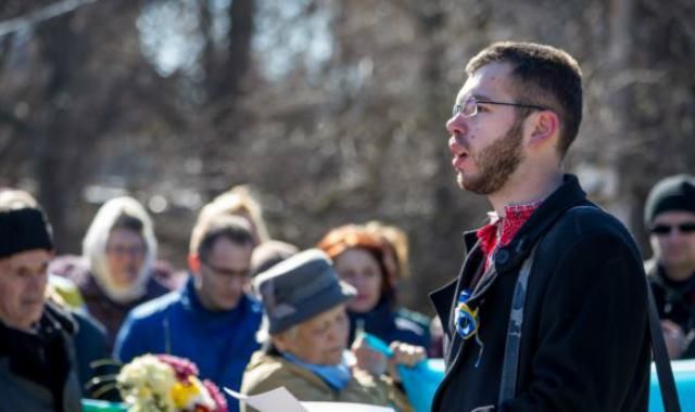 Кримського активіста звільнили з роботи Кримського активіста звільнили з роботи