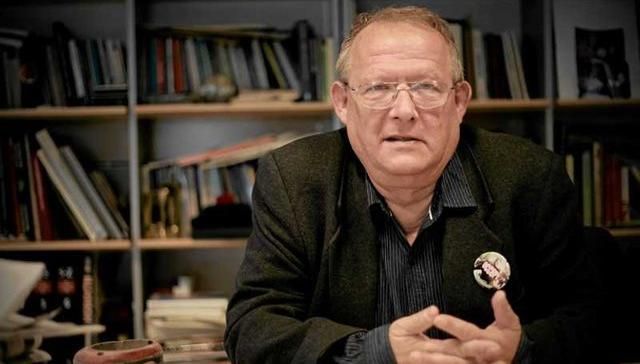 Люстрація в Україні буде подарунком для ворогів, — Адам Міхнік Люстрація в Україні буде подарунком для ворогів, — Адам Міхнік