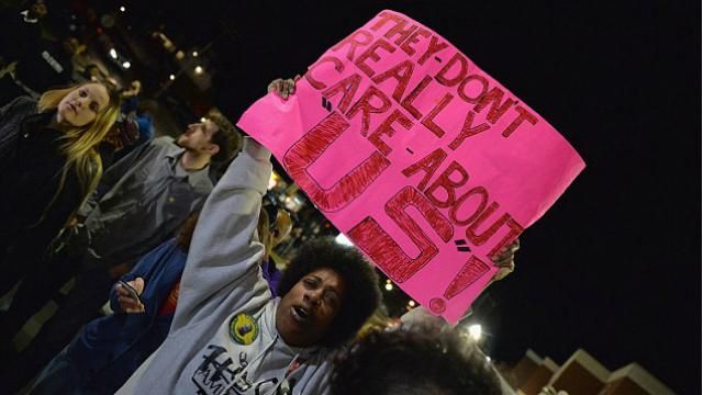 В американском городе на демонстрации произошла стрельба, есть раненые В американском городе на демонстрации произошла стрельба, есть раненые