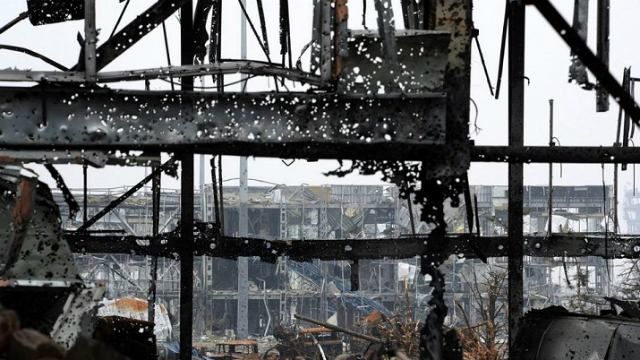 Тела 16 "киборгов" вывезли из донецкого аэропорта Тела 16 "киборгов" вывезли из донецкого аэропорта