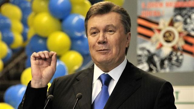 Яценюк вимагає негайно конфіскувати гроші Януковича