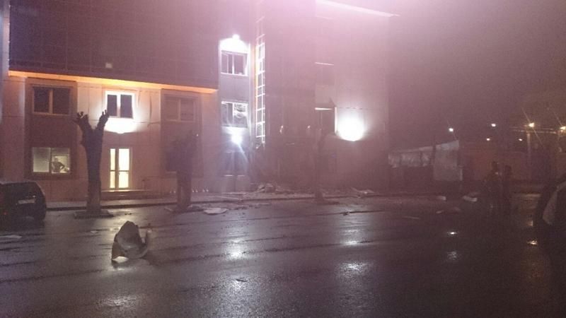 Появилось видео взрыва в офисе "Самопомочи" в Одессе Появилось видео взрыва в офисе "Самопомочи" в Одессе