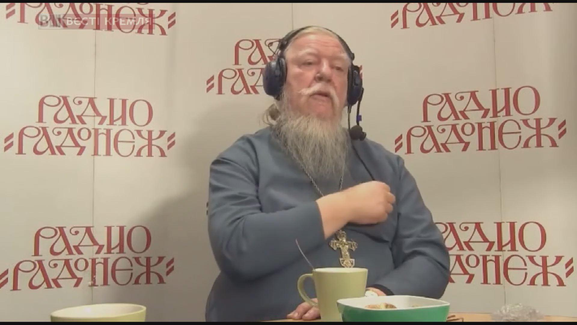 Россиянам объяснили, как правильно молиться за Путина