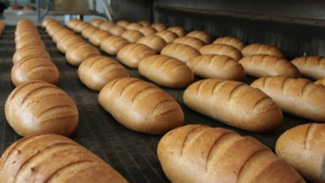 Кличко пообещал снизить цену на социальные сорта хлеба