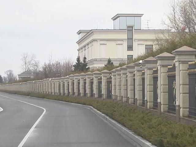 Компания "Киевэнерго" планирует отключить резиденцию Межигорье от энергообеспечения Компания "Киевэнерго" планирует отключить резиденцию Межигорье от энергообеспечения