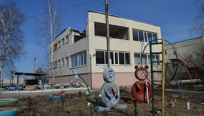 Фото шкіл на Луганщині, які розбомбив "русский мир" 