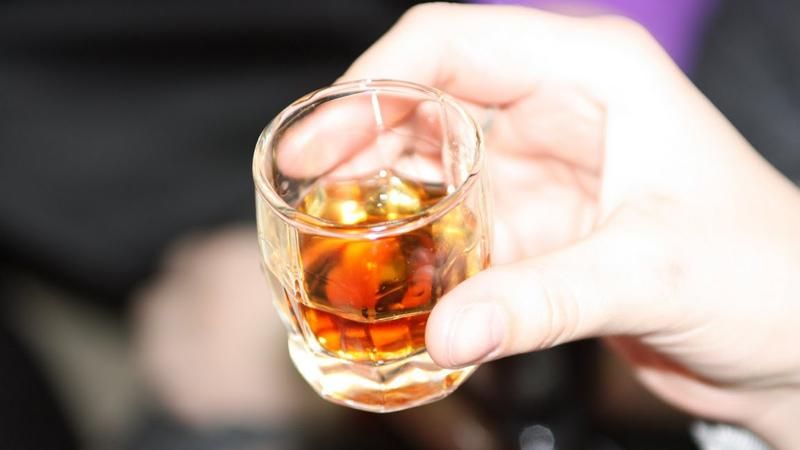 Відтепер військових штрафуватимуть за вживання алкоголю Відтепер військових штрафуватимуть за вживання алкоголю