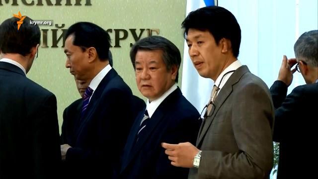 Японский экс-премьер приехал в Крым, чтобы посмотреть на Поклонскую