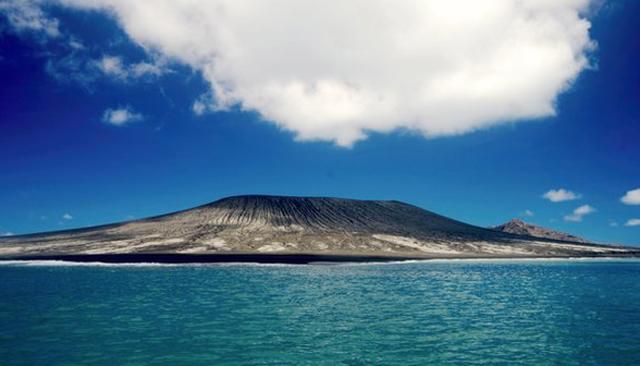З'явились захоплюючі фото нещодавно відкритого у Тихому океані острова 