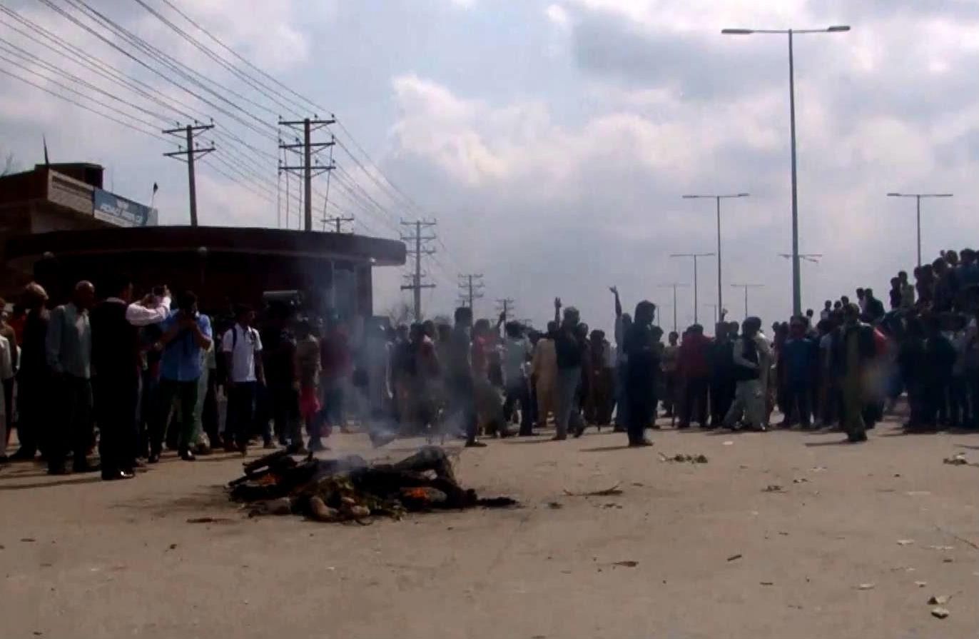 В результате взрыва в Пакистане погибли 14 человек, 78 — ранены В результате взрыва в Пакистане погибли 14 человек, 78 — ранены