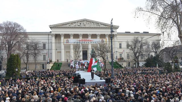 "Младшего брата Путина" освистали в Будапеште