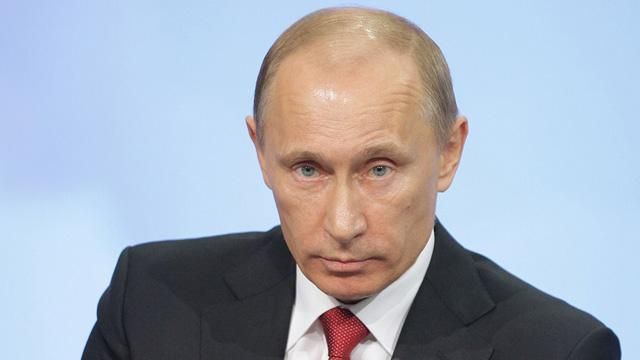 Путін розповів, як тяжко рятував Януковича від смерті Путін розповів, як тяжко рятував Януковича від смерті