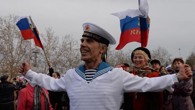 В Москве за деньги собирают "красивую и трезвую" массовку для празднования аннексии Крыма
