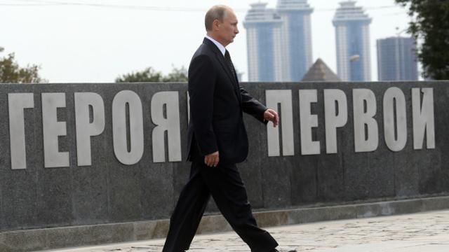 У Росії розрахували, що 9 травня український народ зустріне "визволителя" Путіна, — політолог