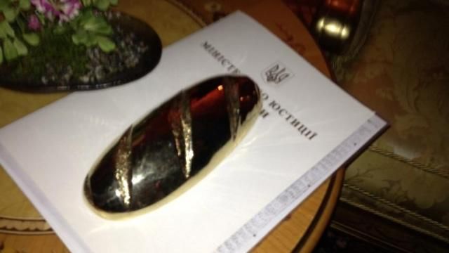 Золотий батон вкрали, — нардеп Золотий батон вкрали, — нардеп