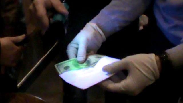 У ректора Львівської фінакадемії вилучили золото та кілька мільйонів гривень У ректора Львівської фінакадемії вилучили золото та кілька мільйонів гривень