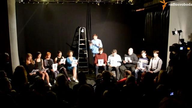 Киевский театр организовал благотворительное чтение пьесы Сенцова Киевский театр организовал благотворительное чтение пьесы Сенцова